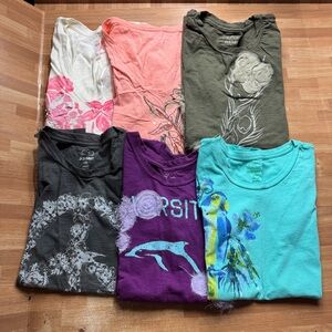 Old navy shirt sleeve cotton graphic Tshirt bundle size small v-neck, round neck
